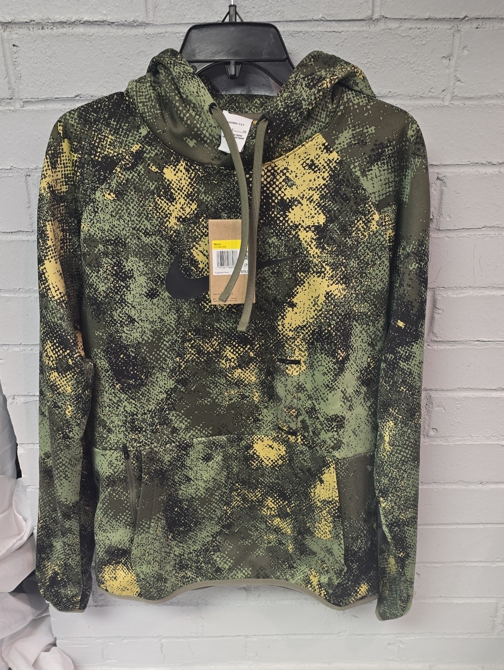 Nike Men’s Green and Yellow Camouflage Hoodie.  NWT.  Size SM or MD.